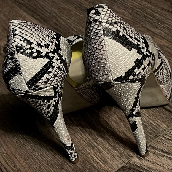 EUC Steven by Steve Madden AmplifyD 🐍 Snakeskin stilettos - Picture 7 of 12